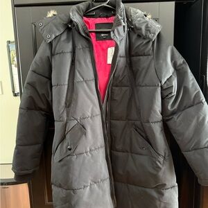 Reitmans size XXL Black winter jacket with pink interior. Fur lined hood. BNWT